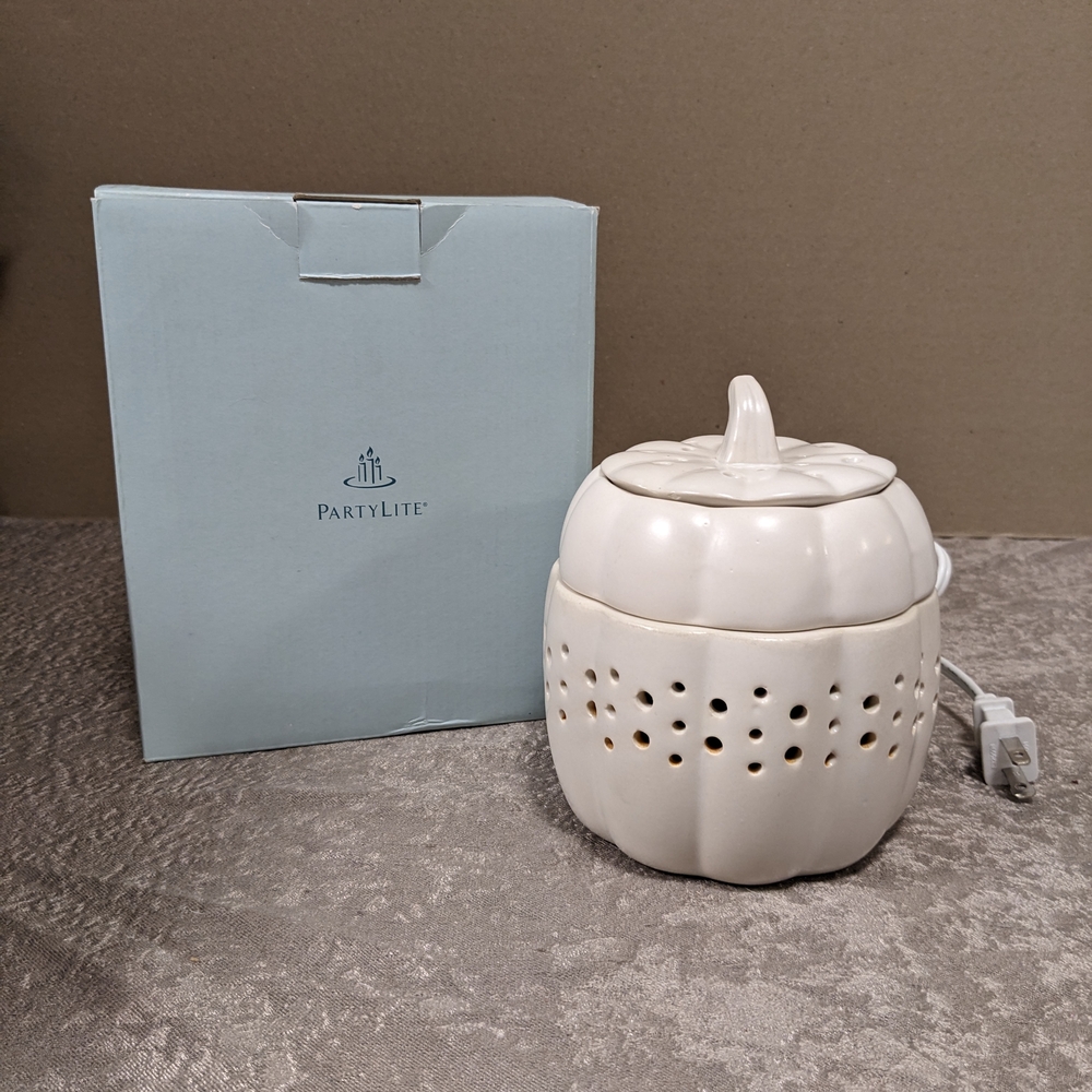 ParyLite Retired Autumn Pumpkin Electric Wax/Aroma Melts Warmer P90776